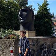 Deutsch-Abiturient aus Überzeugung unterrichtet Klasse 5-Abitur